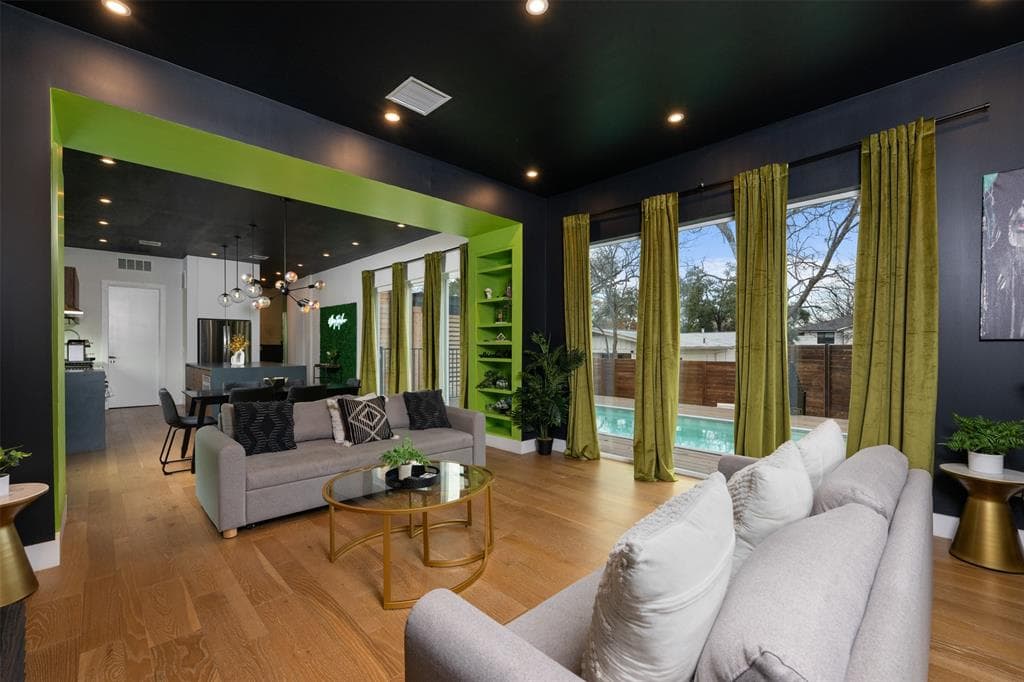 2403 Oak Crest Ave - Image 10