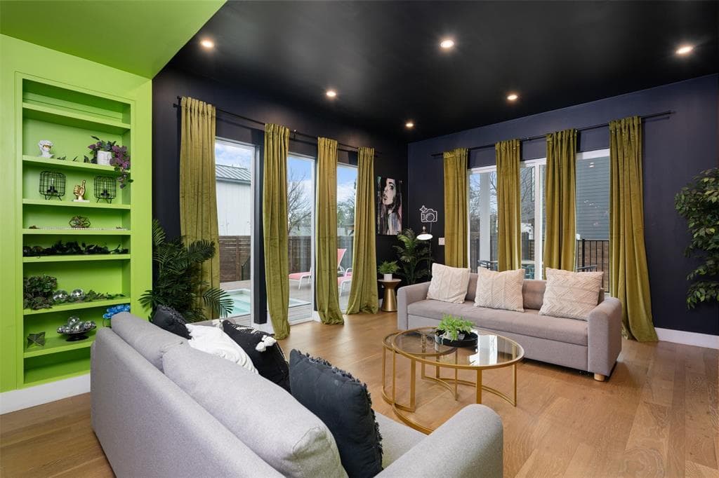 2403 Oak Crest Ave - Image 11