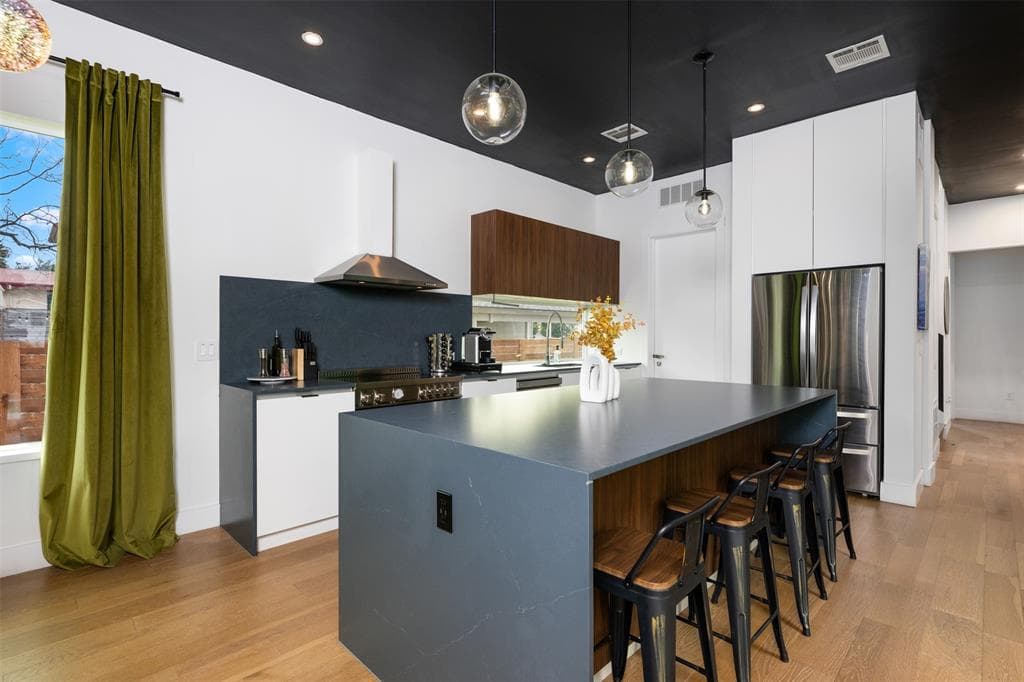 2403 Oak Crest Ave - Image 6