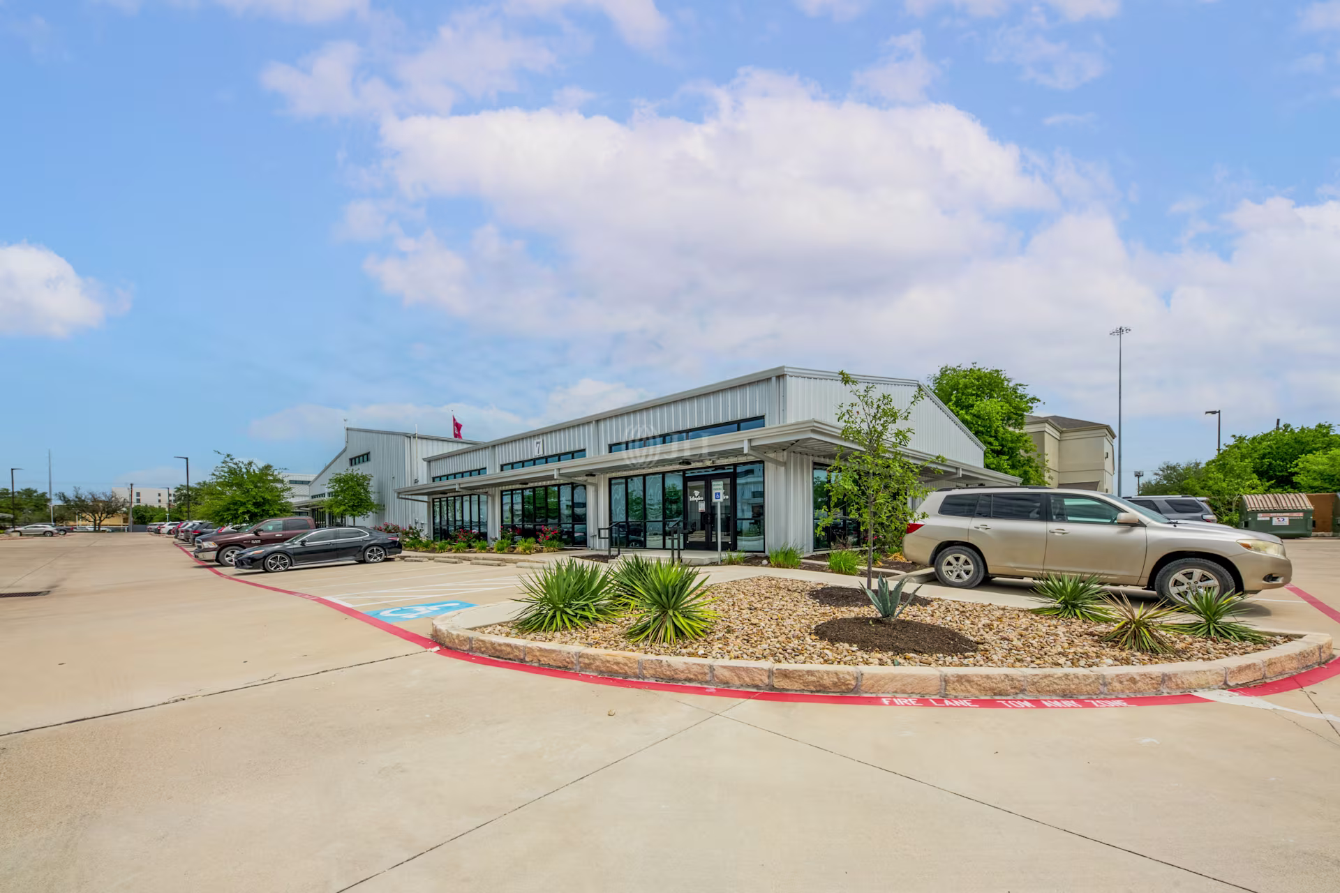 Ten-O-FIve - 1005 E Saint Elmo Rd - Image 10